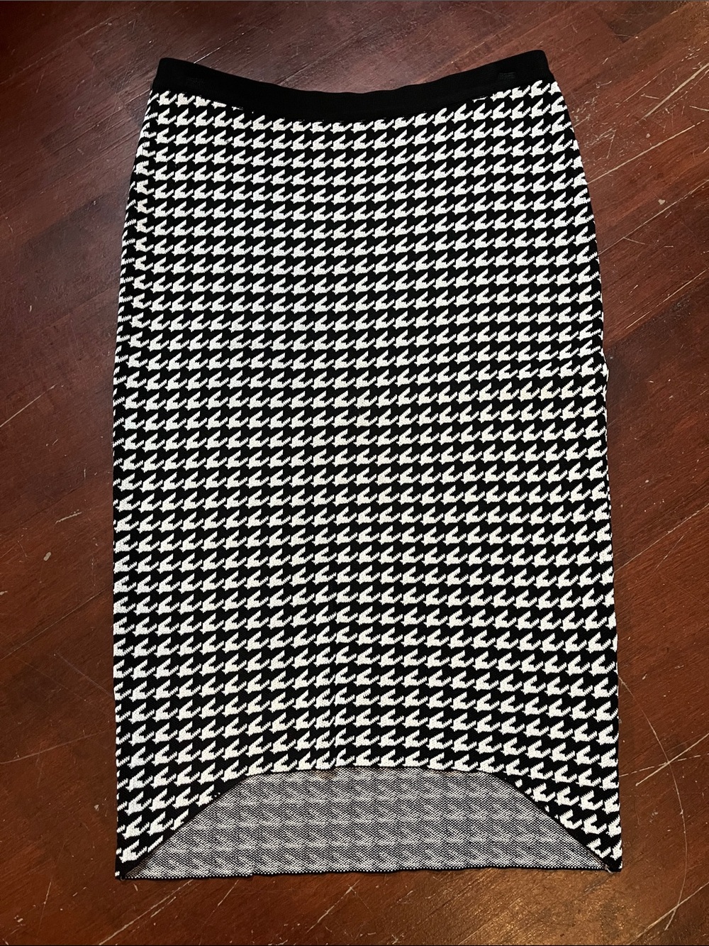 🌻3/$15🌻 Elle Black & White Houndstooth Pencil Skirt